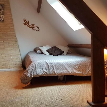 La Belmontaise Bed and Breakfast Beaumont-sur-Sarthe Eksteriør billede