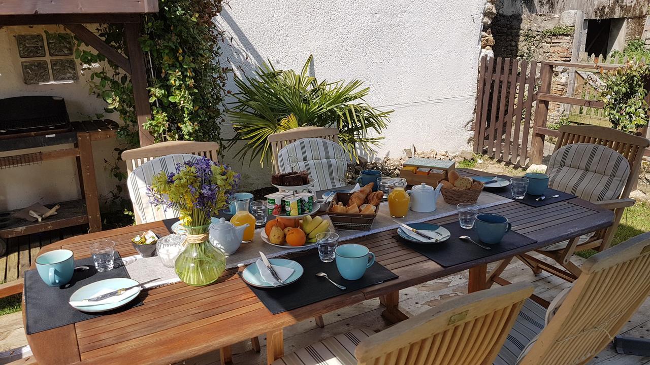 La Belmontaise Bed and Breakfast Beaumont-sur-Sarthe Eksteriør billede