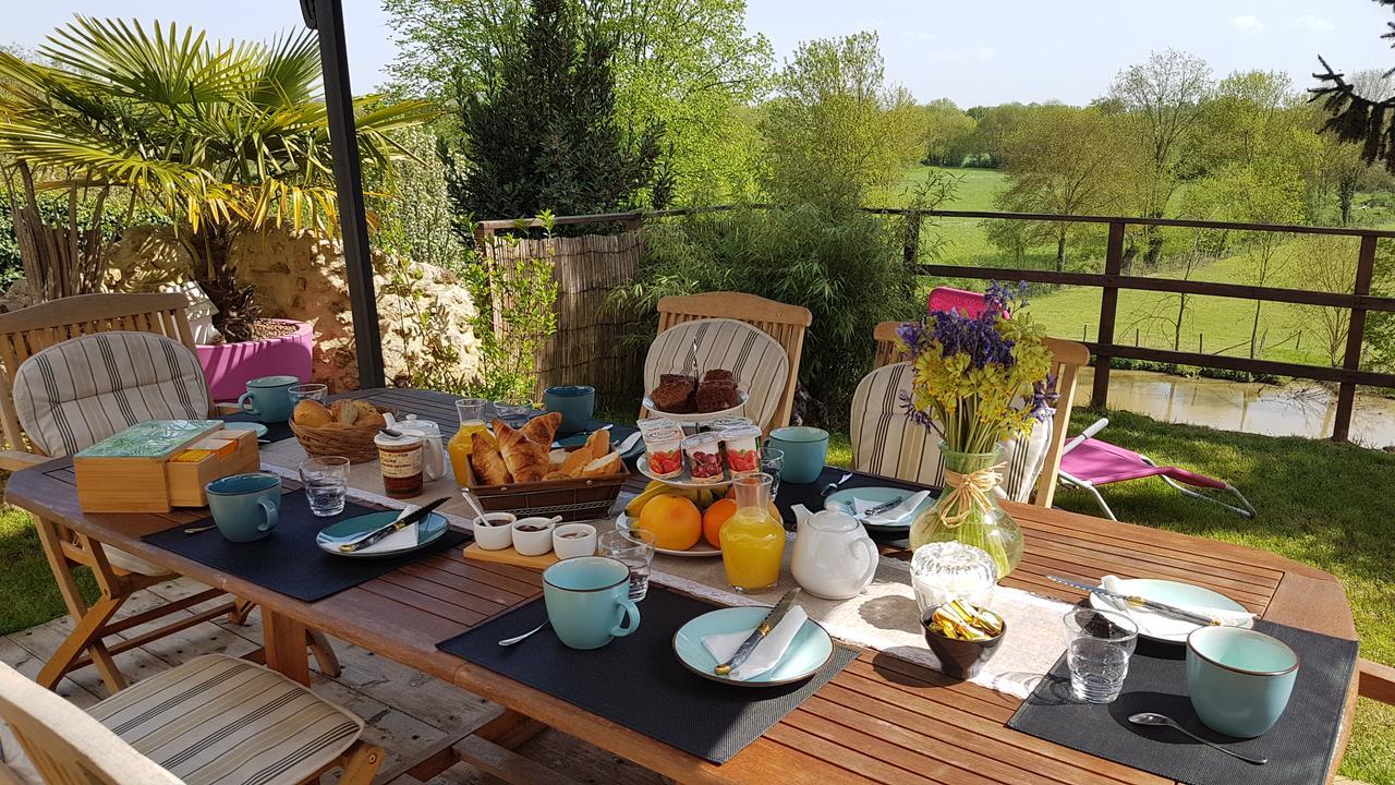 La Belmontaise Bed and Breakfast Beaumont-sur-Sarthe Eksteriør billede